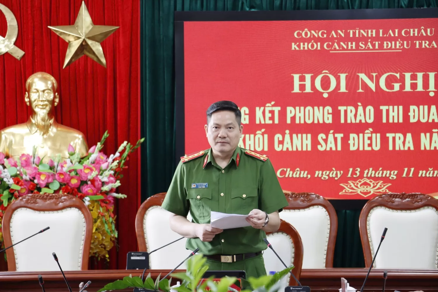 Đại tá Phạm Hải Đăng - Phó Giám đốc Công an tỉnh phát biểu tại hội nghị tổng kết