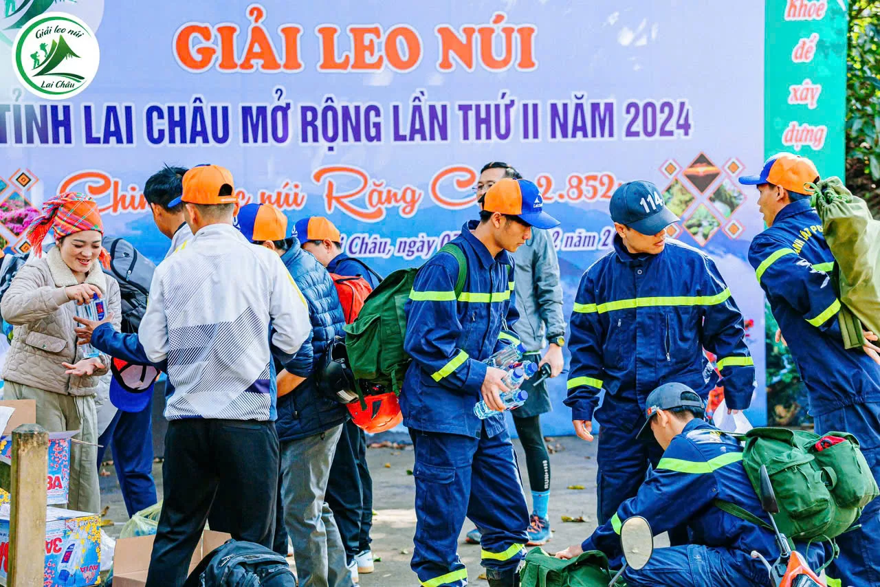 Ảnh: Giải leo núi tỉnh Lai Châu mở rộng lần 2
