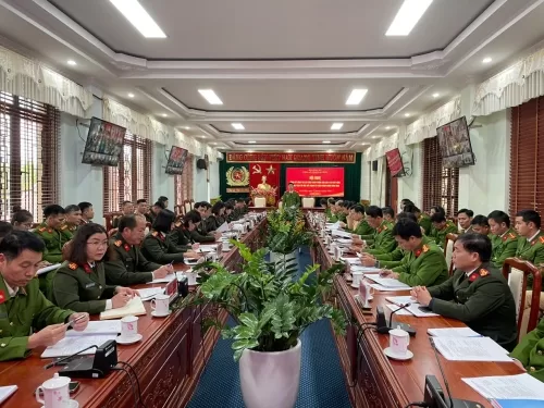 Hội nghị tổng kết công tác CCHC năm 2024 và phát động phong trào thi đua đẩy mạnh CCHC năm 2025