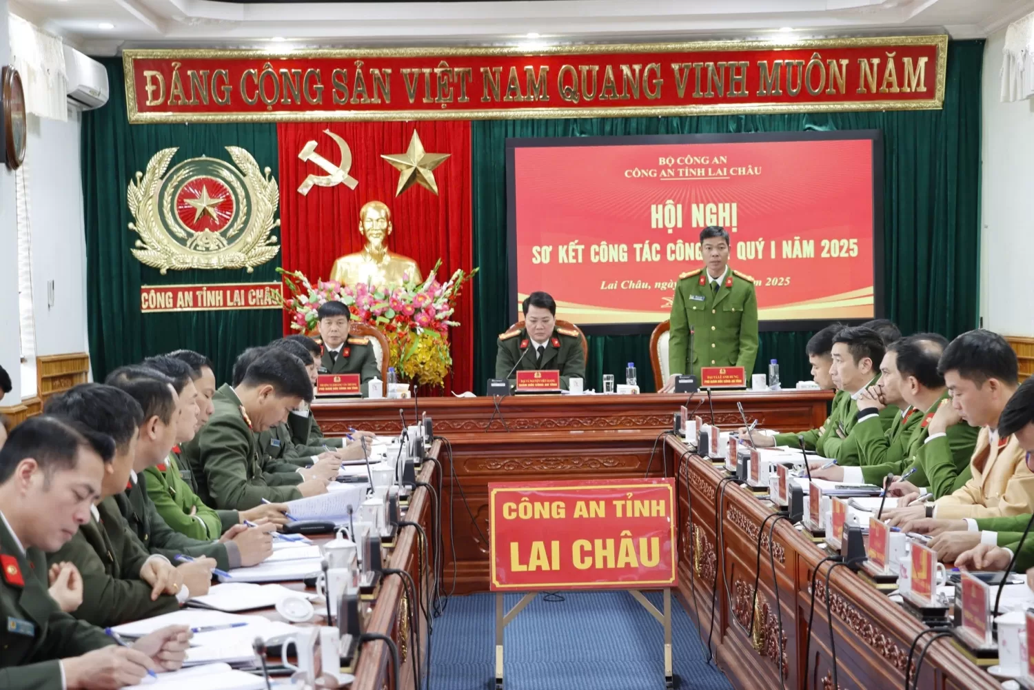 Pho giam doc 2