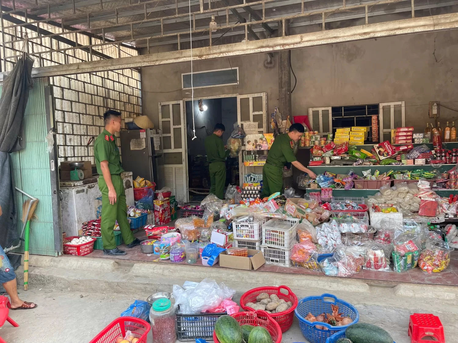 Công an xã Nậm Hăn kiểm tra 