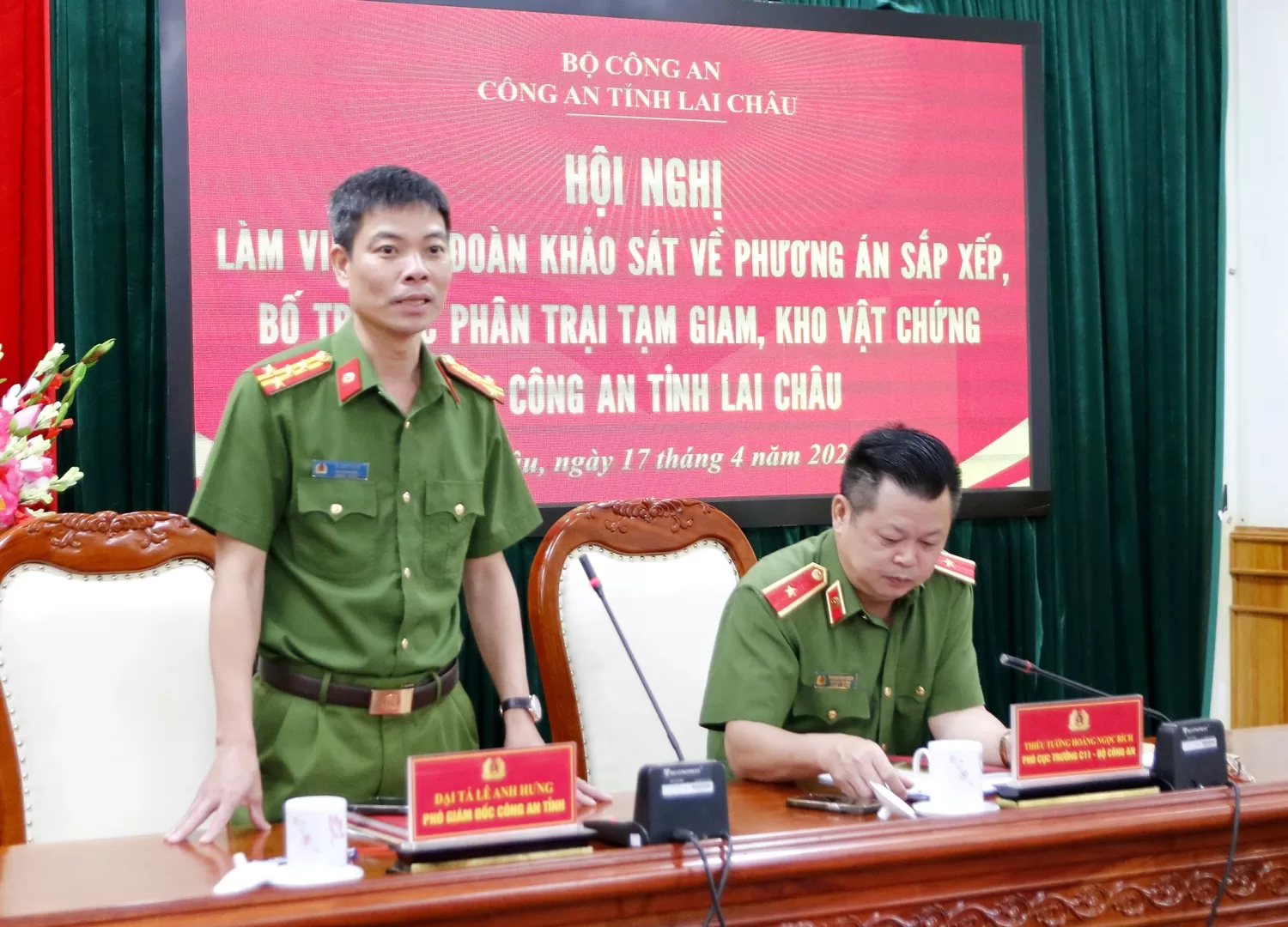 Đại tá Lê Anh Hưng Phó Giám đốc Công an tỉnh, Thủ trưởng Cơ quan Thi hành án hình sự Công an tỉnh phát biểu tại buổi làm việc