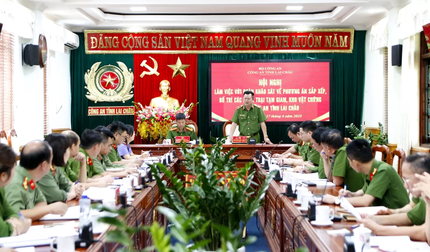 Toàn cảnh buổi làm việc