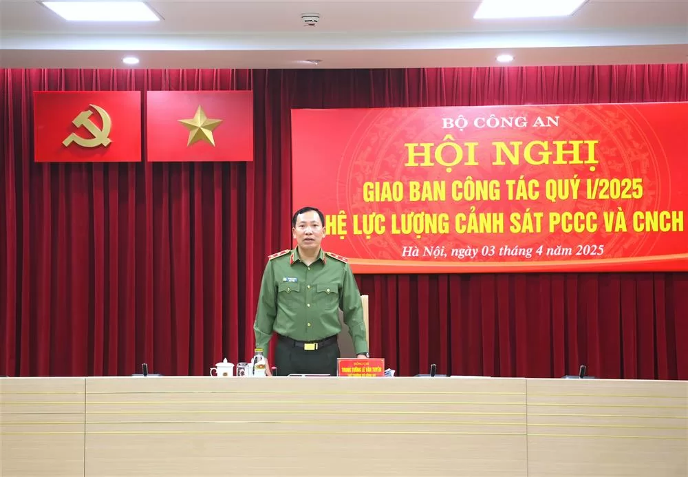 Trung tướng Lê Văn Tuyến, Thứ trưởng Bộ Công an chủ trì Hội nghị.