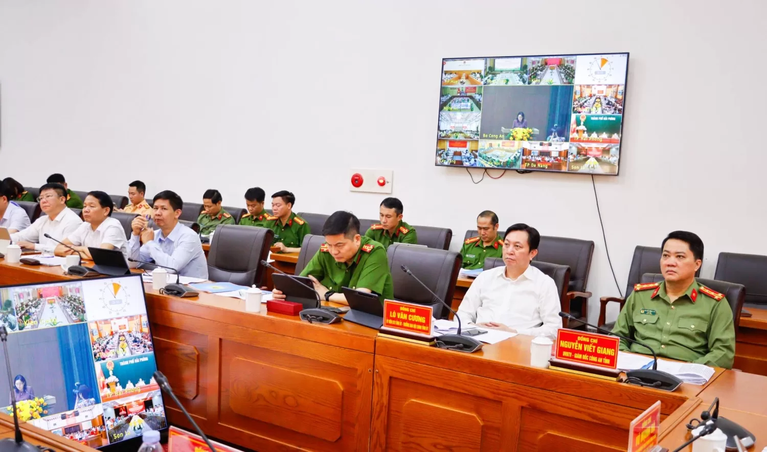 cong an tai hoi nghi