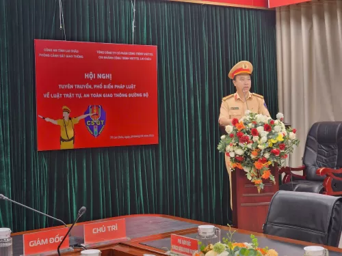 Phối hợp tuyên truyền pháp luật giao thông tại Chi nhánh Công trình Viettel Lai Châu