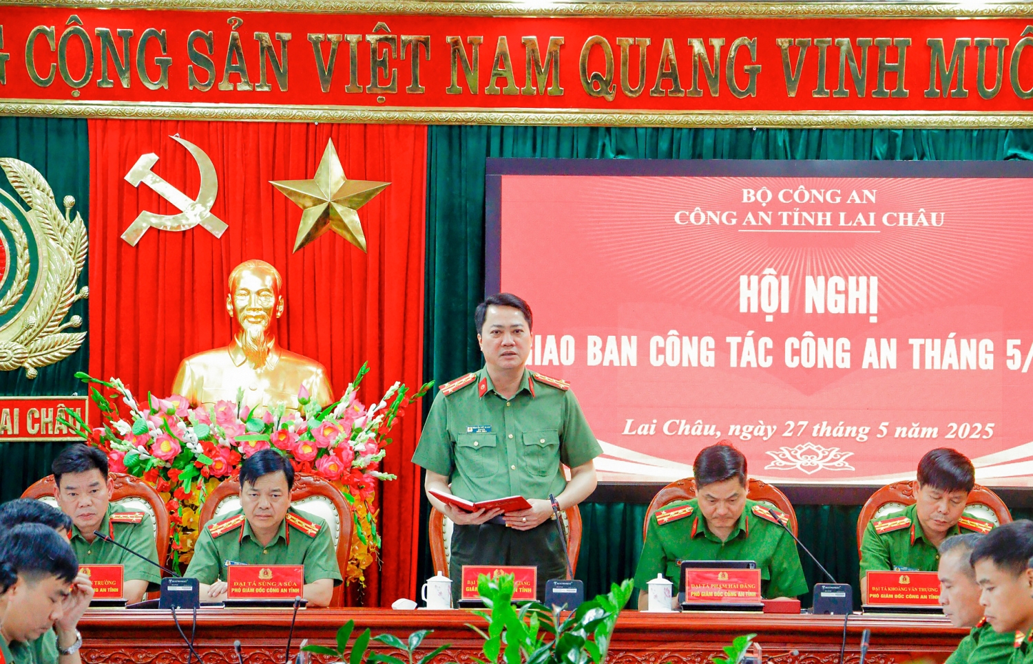 Đại tá Nguyễn Viết Giang - Ủy viên Ban Thường vụ Tỉnh ủy, Giám đốc Công an tỉnh chủ trì hội nghị phát biểu chỉ đạo