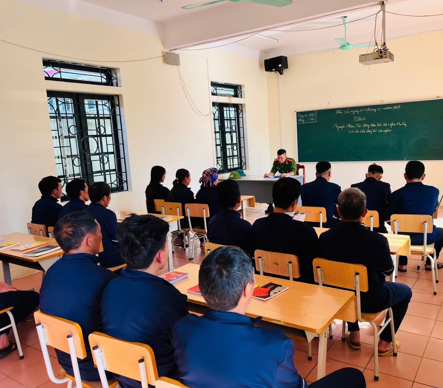 Giờ học tập của các học viên