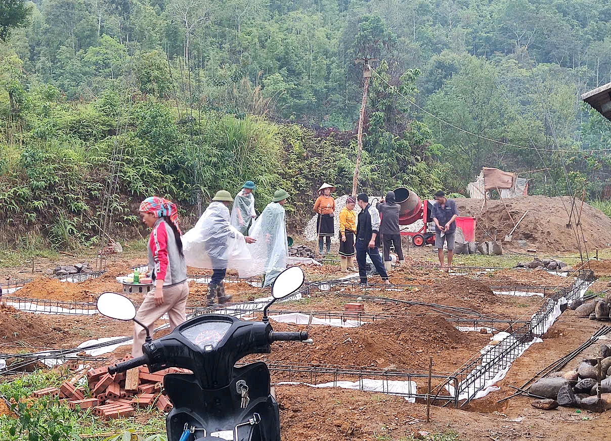 Không quản mưa nắng