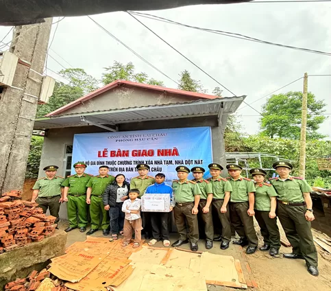 Phòng Hậu cần chung tay xoá nhà tạm, nhà dột nát