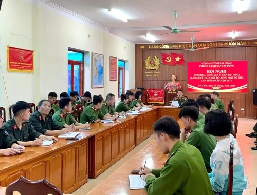Phòng cảnh sát cơ động tổ chức hội nghị phổ biến, tham gia ý kiến dự thảo Hiến pháp