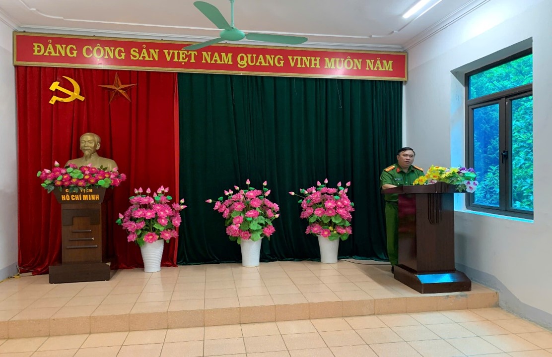 Thượng tá Phạm Ngọc Thỉnh – Phó giám thị, Trại tạm giam  phát biểu và chỉ đạo tại buổi lễ
