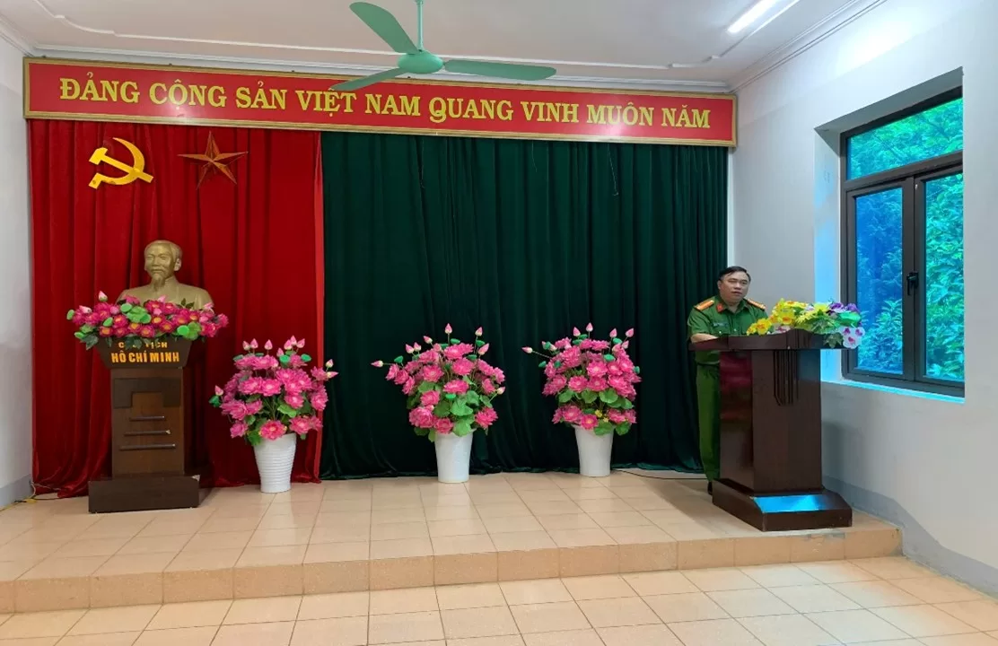 Thượng tá Phạm Ngọc Thỉnh – Phó giám thị, Trại tạm giam  phát biểu và chỉ đạo tại buổi lễ