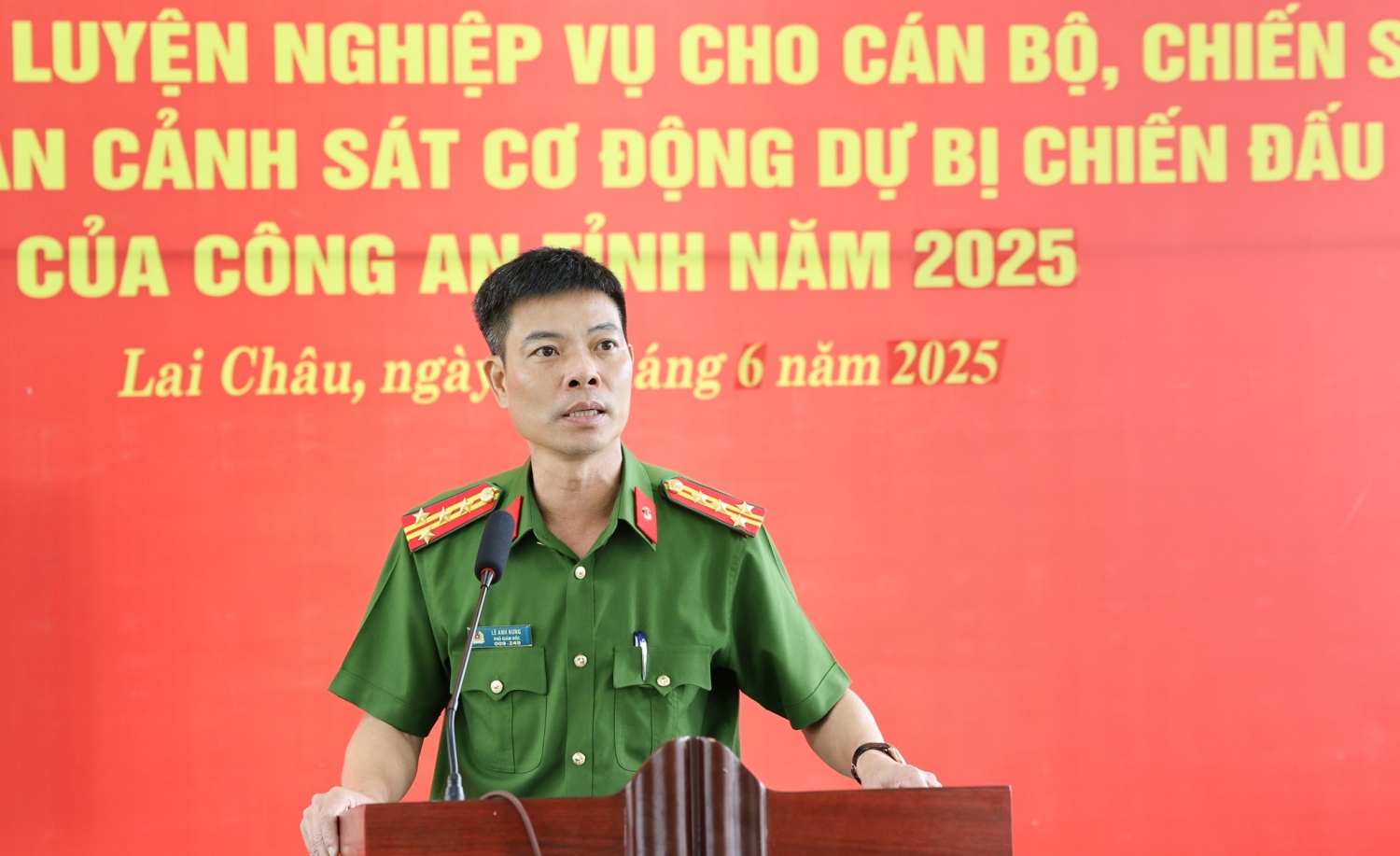 Đại tá Lê Anh Hưng - Phó Giám đốc Công an tỉnh phát biểu chỉ đạo tại buổi lễ