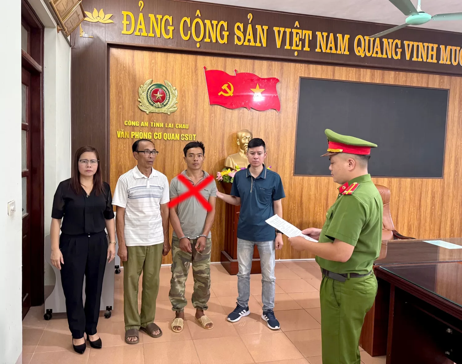 Cơ quan Cảnh sát điều tra Công an tỉnh Lai Châu ra quyết định bắt bị can để tạm giam đốivới Vàng Hừ Lòng về hành vi giết người