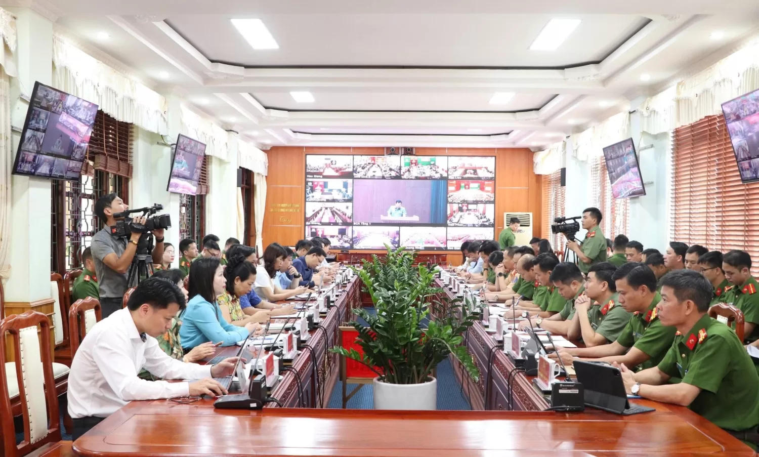 Đại biểu dự tại điểm cầu Công an tỉnh Lai Châu