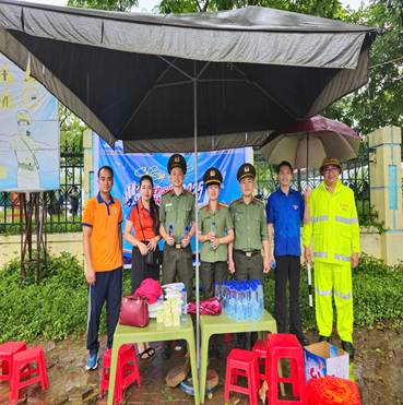 Tuổi trẻ lực lượng xuất nhập cảnh xung kích “Tiếp sức mùa thi” năm 2025
