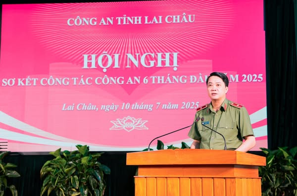 Thiếu tướng Nguyễn Viết Giang – Giám đốc Công an tỉnh phát biểu chỉ đạo hội nghị.