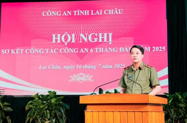Thiếu tướng Nguyễn Viết Giang – Giám đốc Công an tỉnh phát biểu chỉ đạo hội nghị.