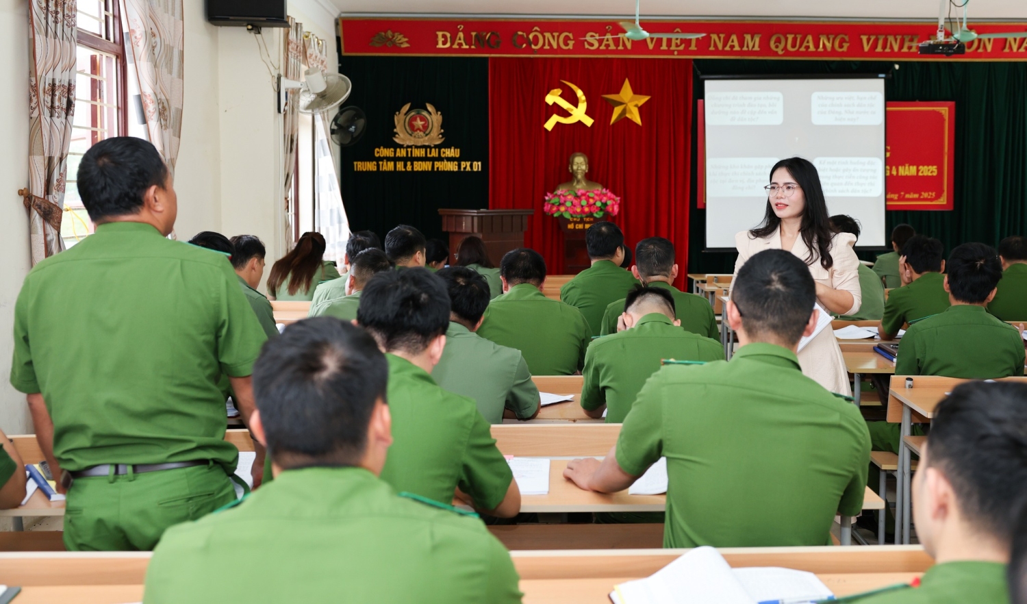 Công an tỉnh phối hợp với Trường Chính trị tỉnh tổ chức Lễ Khai giảng lớp bồi dưỡng kiến thức dân tộc đối tượng 4 năm 2025