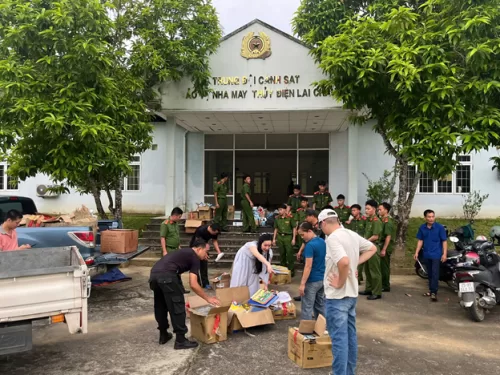 Chung tay vì học sinh vùng cao
