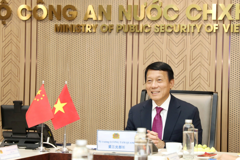 Bộ trưởng Lương Tam Quang trao đổi các nội dung hợp tác với Bộ trưởng Vương Tiểu Hồng