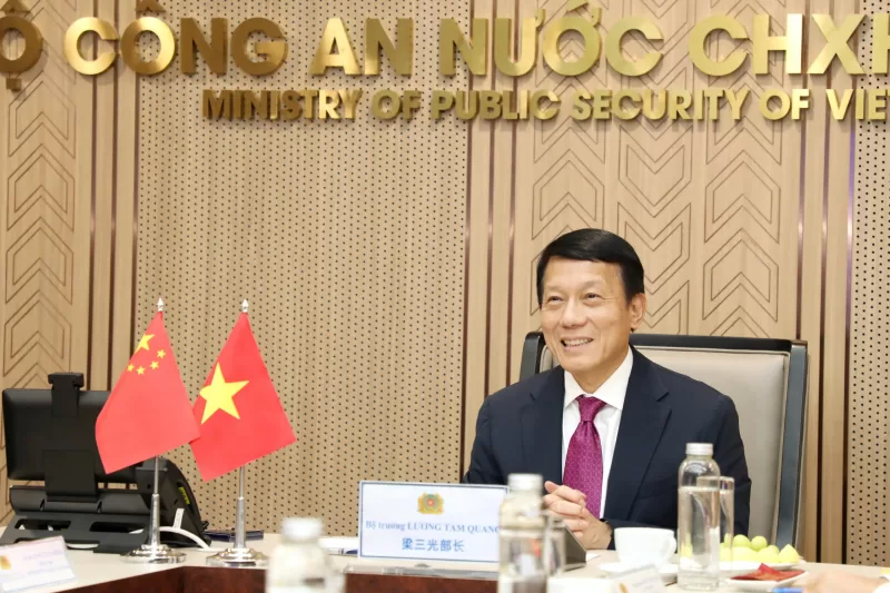 Bộ trưởng Lương Tam Quang trao đổi các nội dung hợp tác với Bộ trưởng Vương Tiểu Hồng