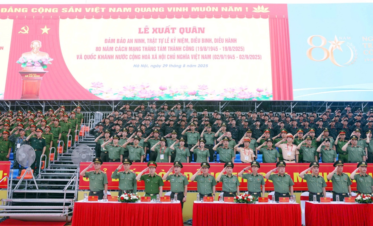Các đại biểu tham dự Lễ xuất quân