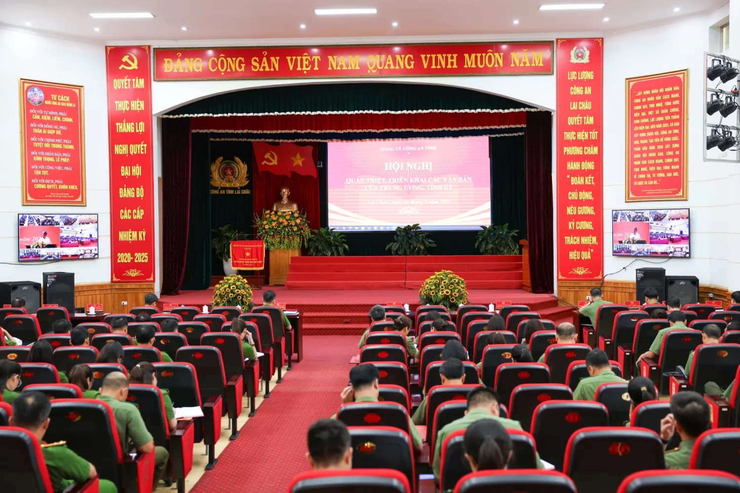 Quang Cảnh Hội nghị.