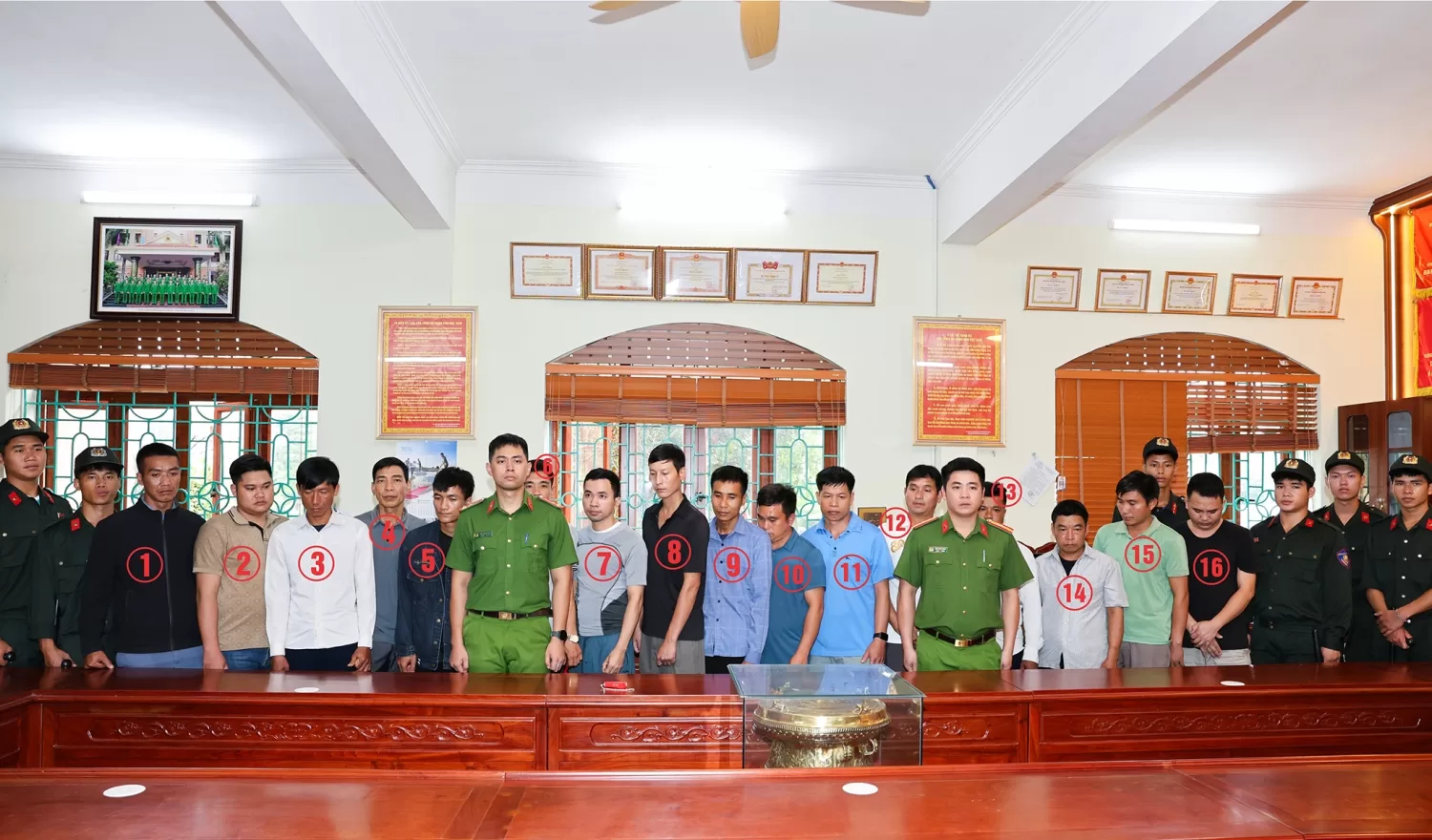 16 đối tượng tại Cơ quan Cảnh sát điều tra