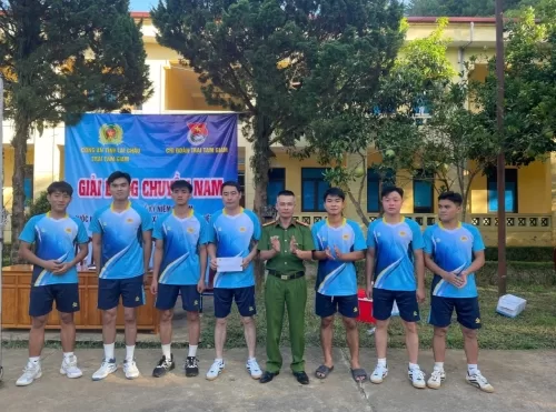 Chi đoànTrại tạm giam Công an tỉnh Lai Châu Tổ chức giải bóng chuyền nam chào mừng Lễ kỷ niệm 80 năm Quốc khánh nước Cộng hòa xã hội chủ nghĩa Việt Nam (02/9/1945-02/9/2025).