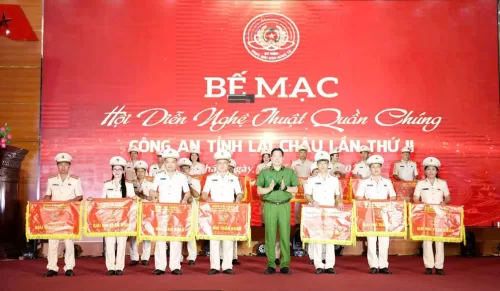 “Ngược chiều bình an” - Dấu ấn của Phòng Cảnh sát PCCC&CNCH tại Hội diễn Nghệ thuật quần chúng