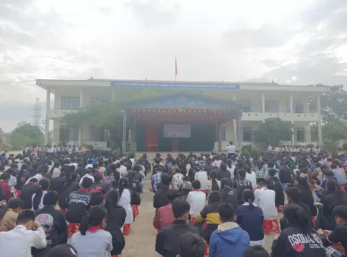Công an xã Mường Than tăng cường tuyên truyền về phòng, chống ma túy và bạo lực học đường tại Trường trung học cơ sở Phúc Than