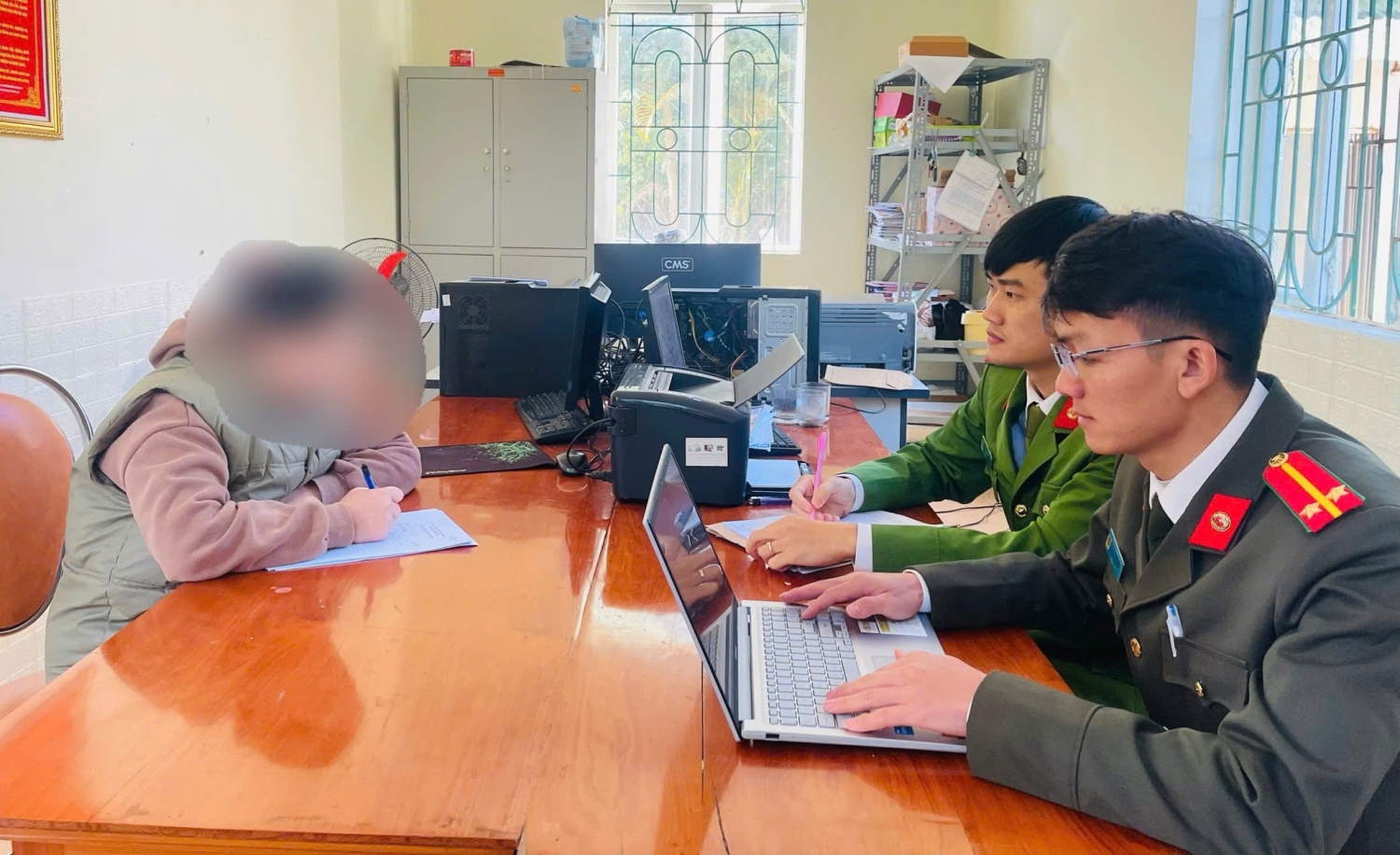 Công an phường Tân Phong xử lý vi phạm hành chính