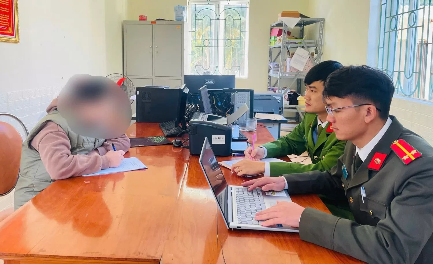 Công an phường Tân Phong xử lý vi phạm hành chính