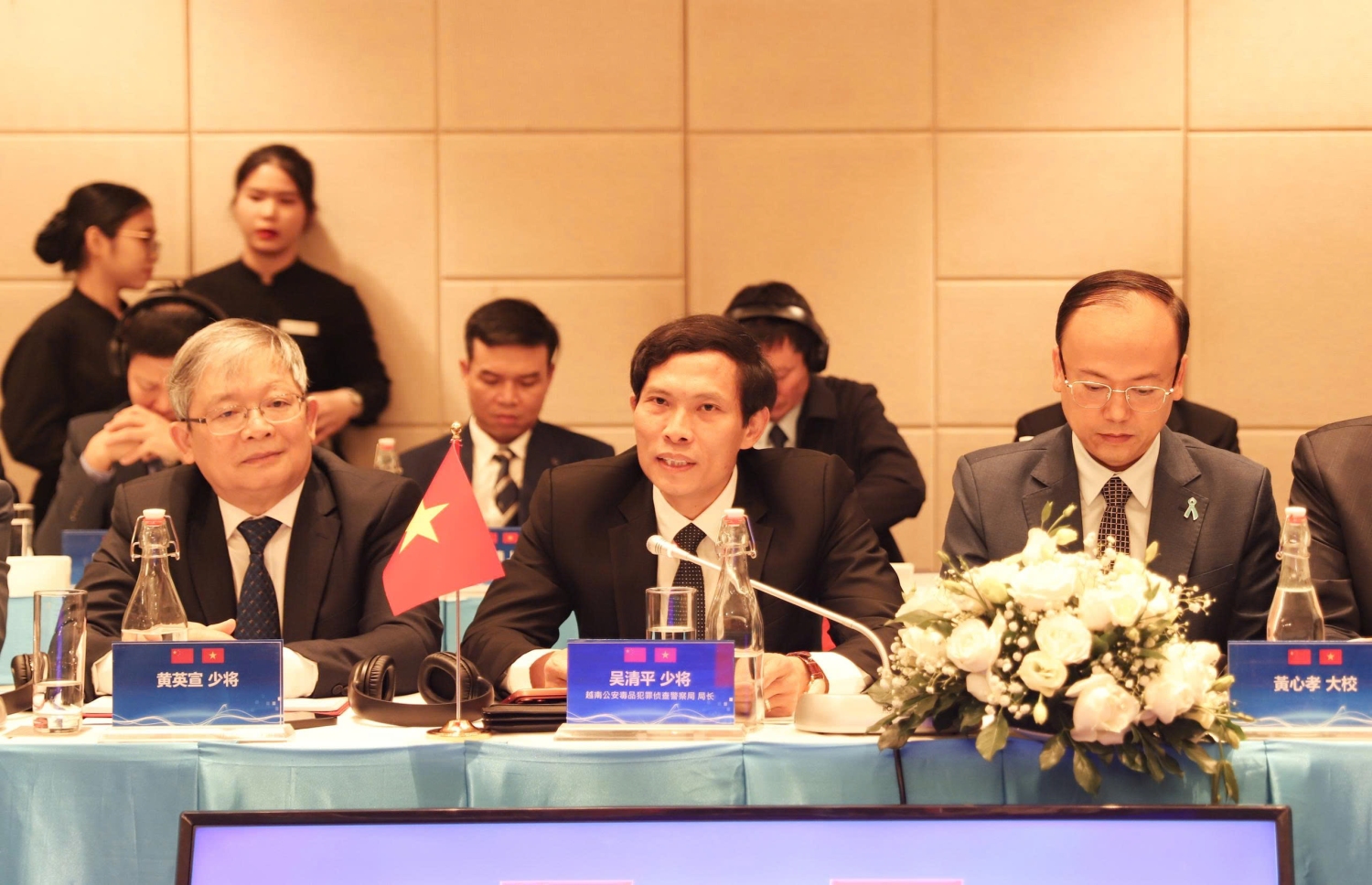 Thiếu tướng Ngô Thanh Bình (ở giữa) Cục trưởng Cục Cảnh sát điều tra tội phạm về ma túy Bộ Công an Việt Nam phát biểu tại hội nghị