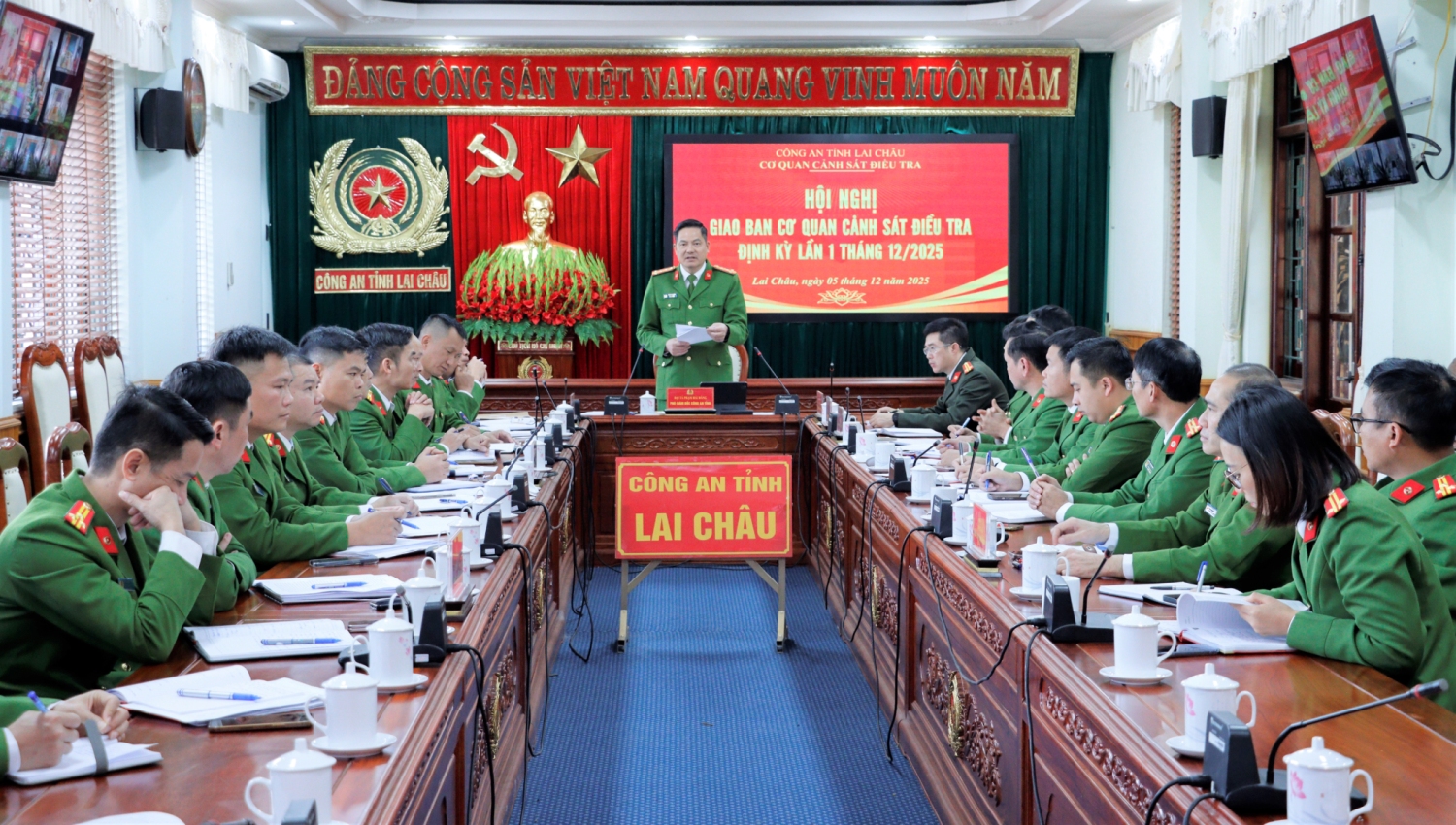 Đại tá Phạm Hải Đăng – Phó Giám đốc Công an tỉnh, Thủ trưởng Cơ quan Cảnh sát điều tra Công an tỉnh phát biểu chỉ đạo tại Hội nghị.