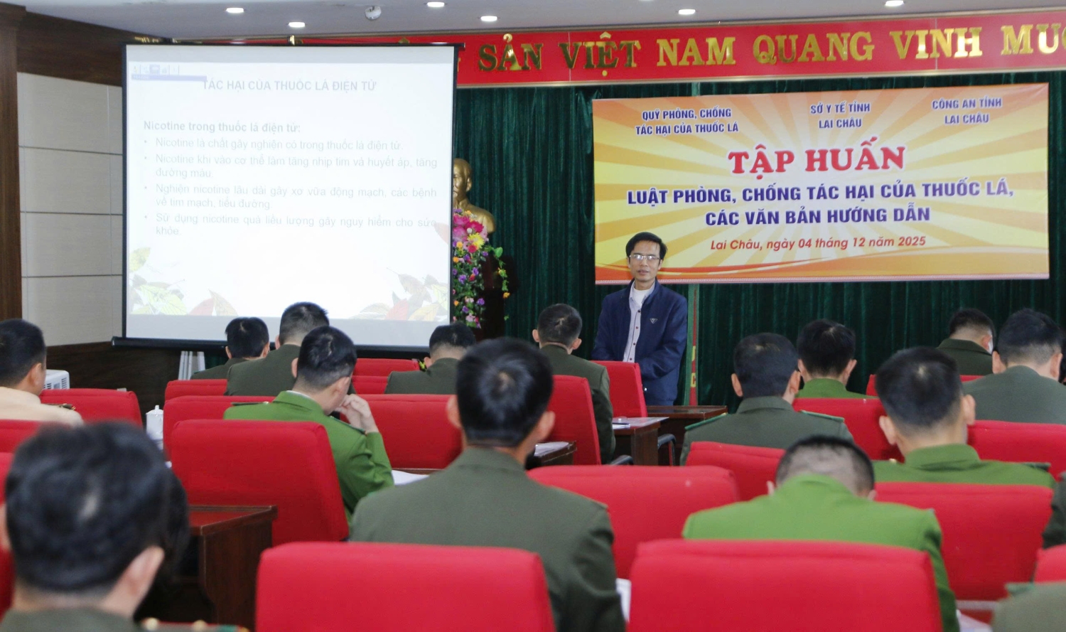100 học viên là cán bộ chiến sĩ các phòng nghiệp vụ Công an tỉnh được tập huấn về công tác phòng, chống tác hại của thuốc lá