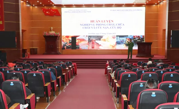 Phòng Cảnh sát PCCC và CNCH tổ chức huấn luyện nghiệp vụ cho lực lượng cơ sở trên địa bàn phường Tân Phong