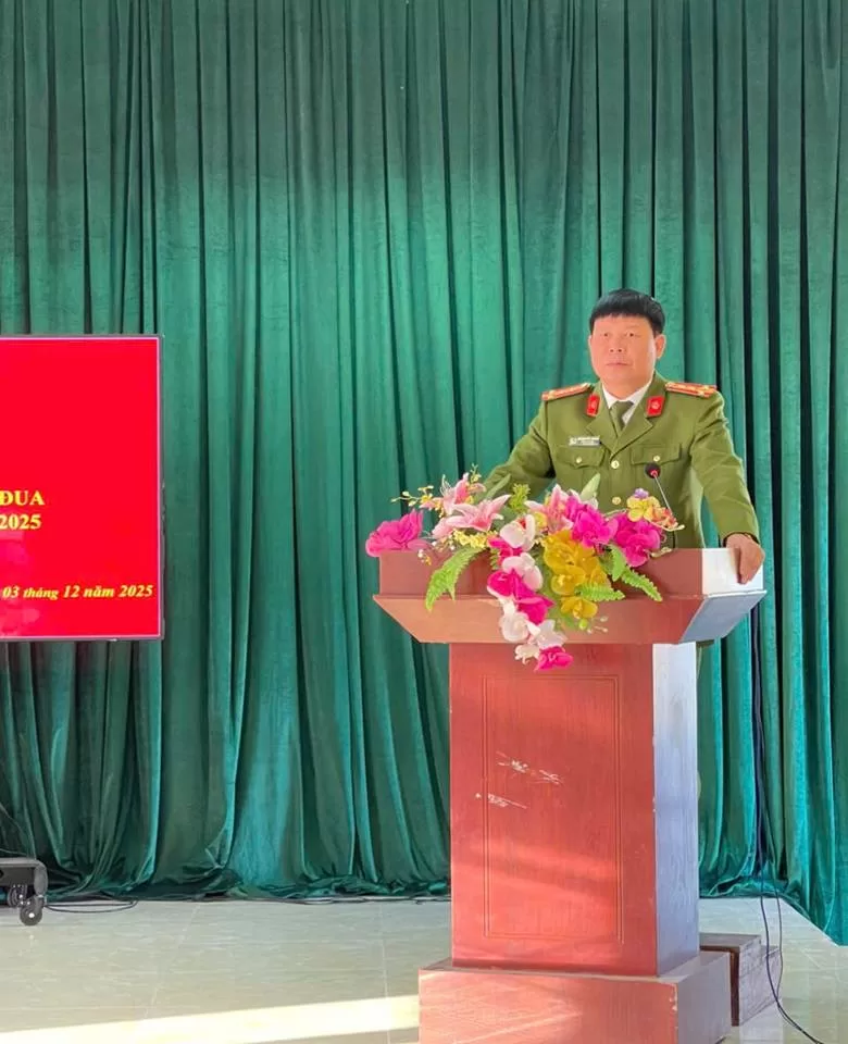 Đại tá Khoàng Văn Thương – Phó Giám đốc CAT phát biểu chỉ đạo tại hội nghị.