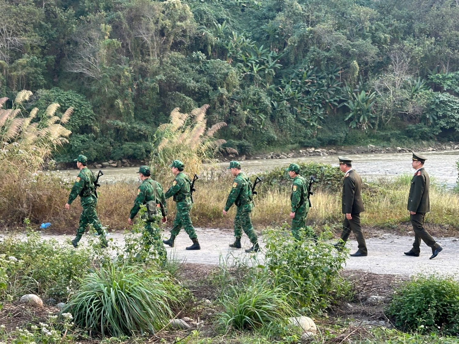 Cán bộ chiến sĩ tuần tra/kiểm soát tại thực địa