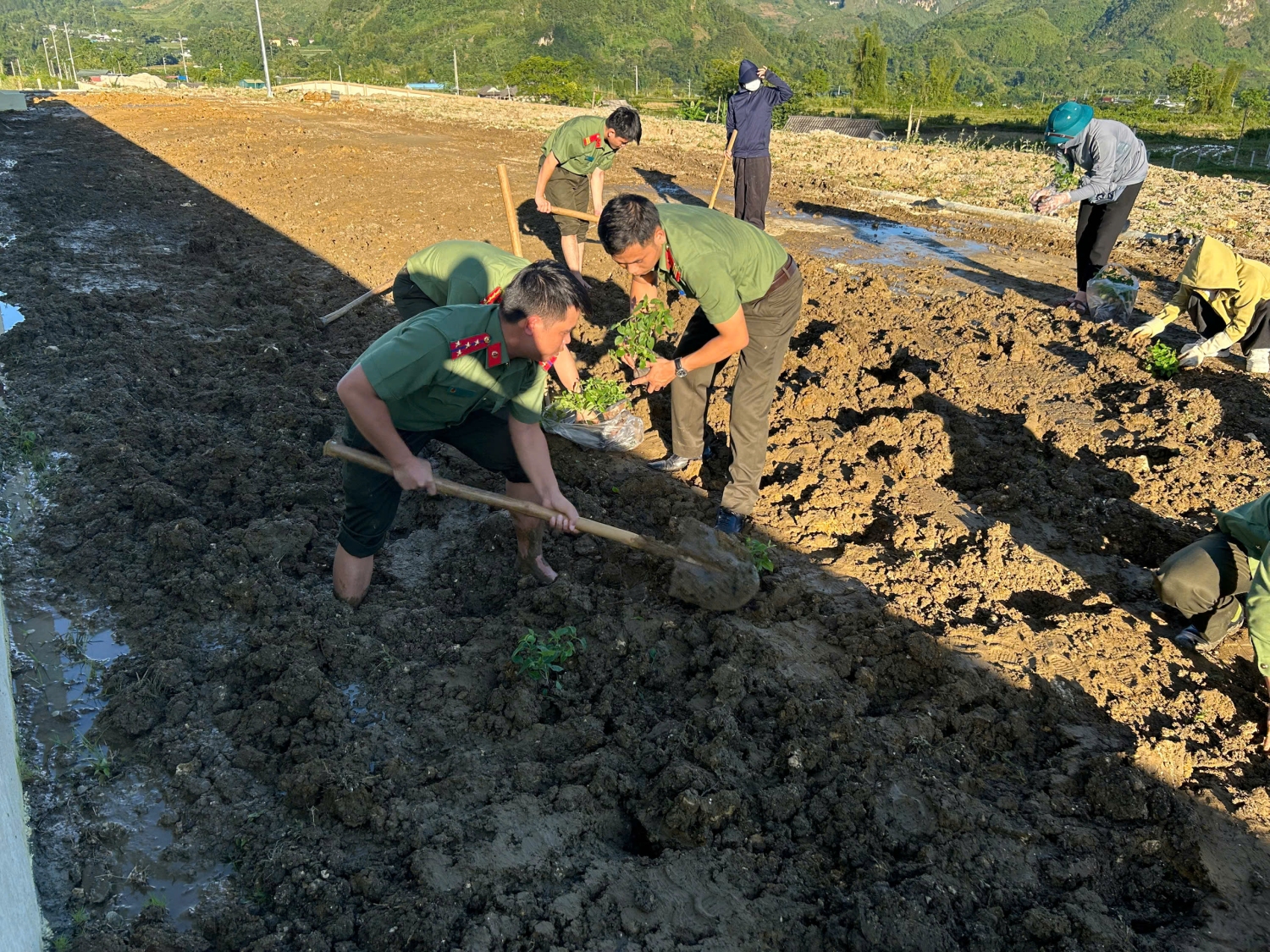 Phòng Hậu cần Công an tỉnh Lai Châu phát huy vai trò nòng cốt, đẩy mạnh hưởng ứng trong toàn đơn vị