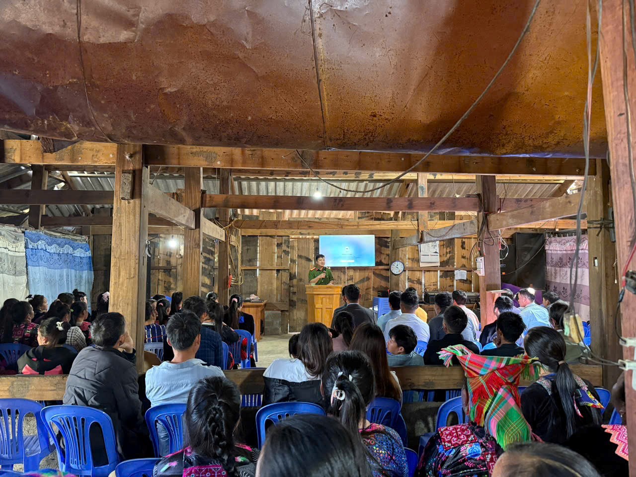 Toàn cảnh buổi tuyên truyền.