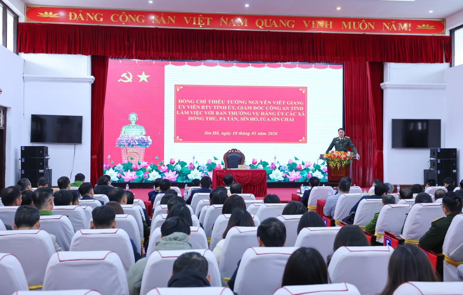 Thực hiện phân công công tác chỉ đạo của Ban Thường vụ Tỉnh ủy, Đoàn công tác Thiếu tướng Nguyễn Viết Giang - Uỷ viên Ban Thường vụ Tỉnh uỷ, Giám đốc Công an tỉnh có buổi làm việc với 4 xã