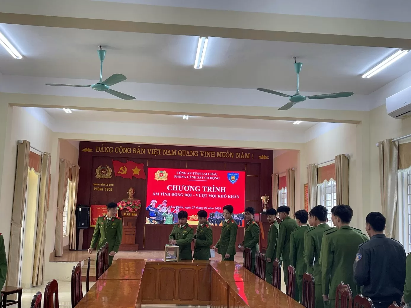 Đối tượng Tẩn Vần Hùng