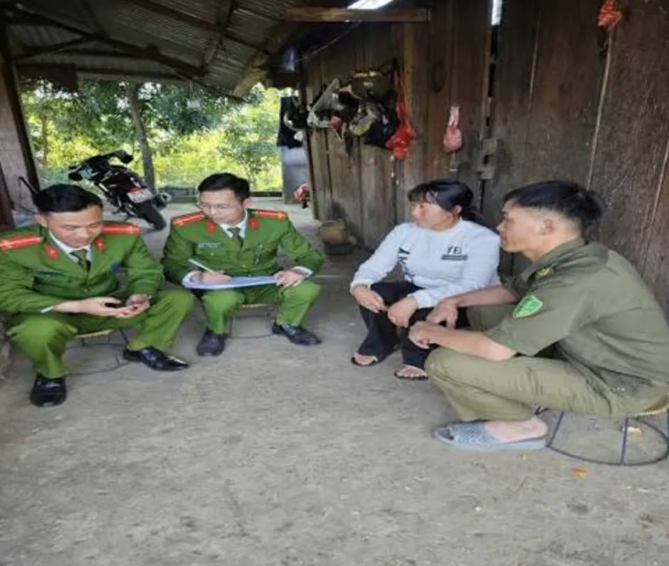 CBCS Công an xã Pu Sam Cáp phối hợp lực lượng bảo đảm ANTT cơ sở thực hiện rà soát