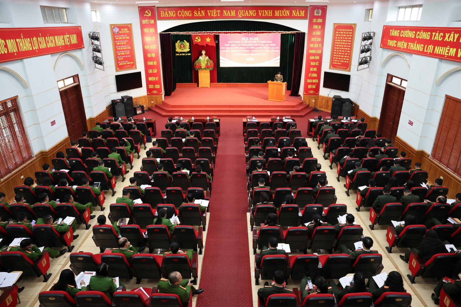 Toàn cảnh Hội nghị quán triệt các Nghị quyết, Kết luận, quy định của các cấp