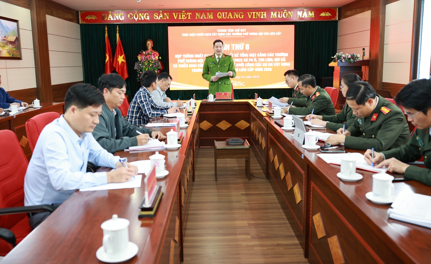 Đại tá Phạm Hải Đăng - Phó Giám đốc Công an tỉnh phát biểu tại buổi làm việc