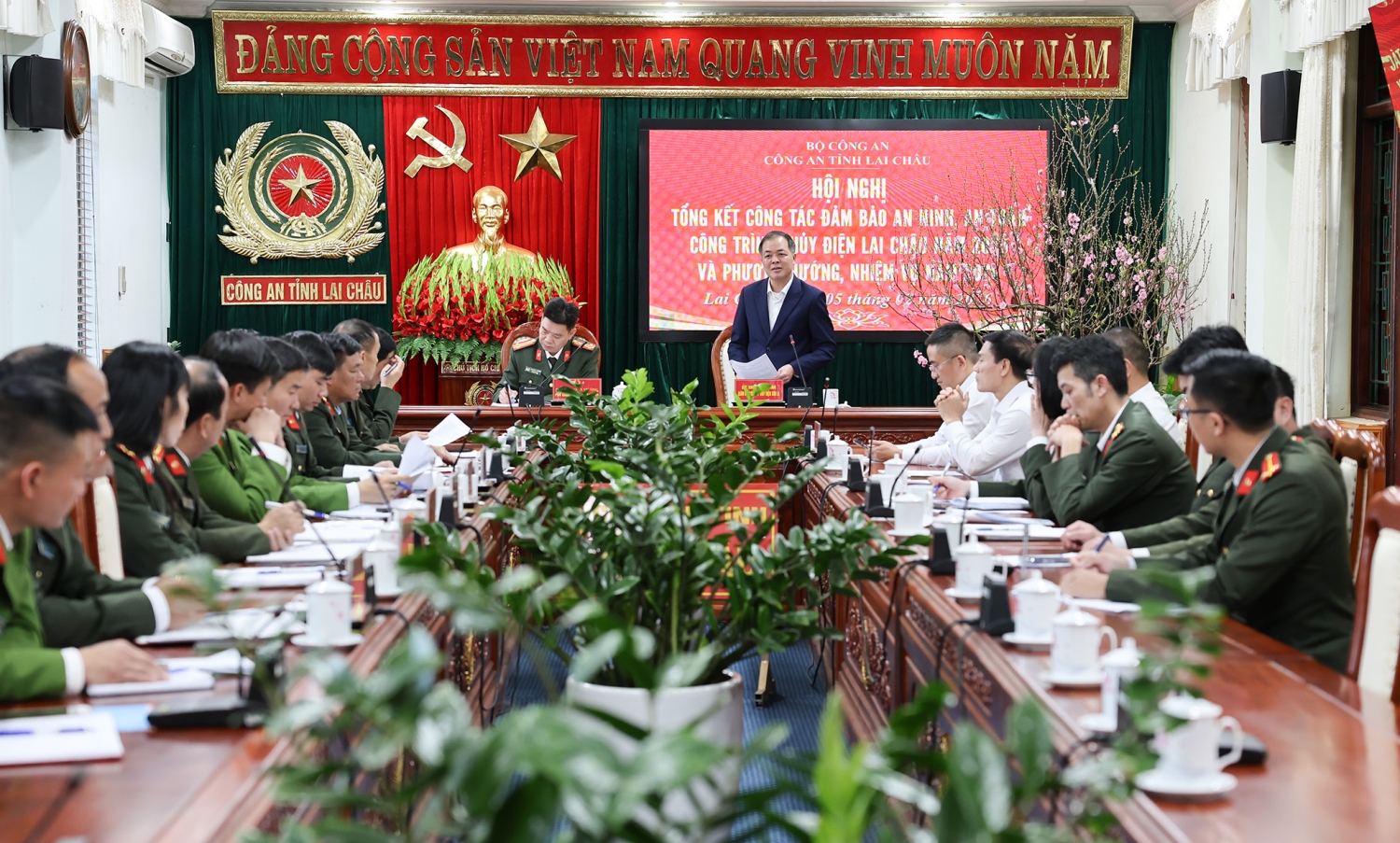 Quang cảnh hội nghị