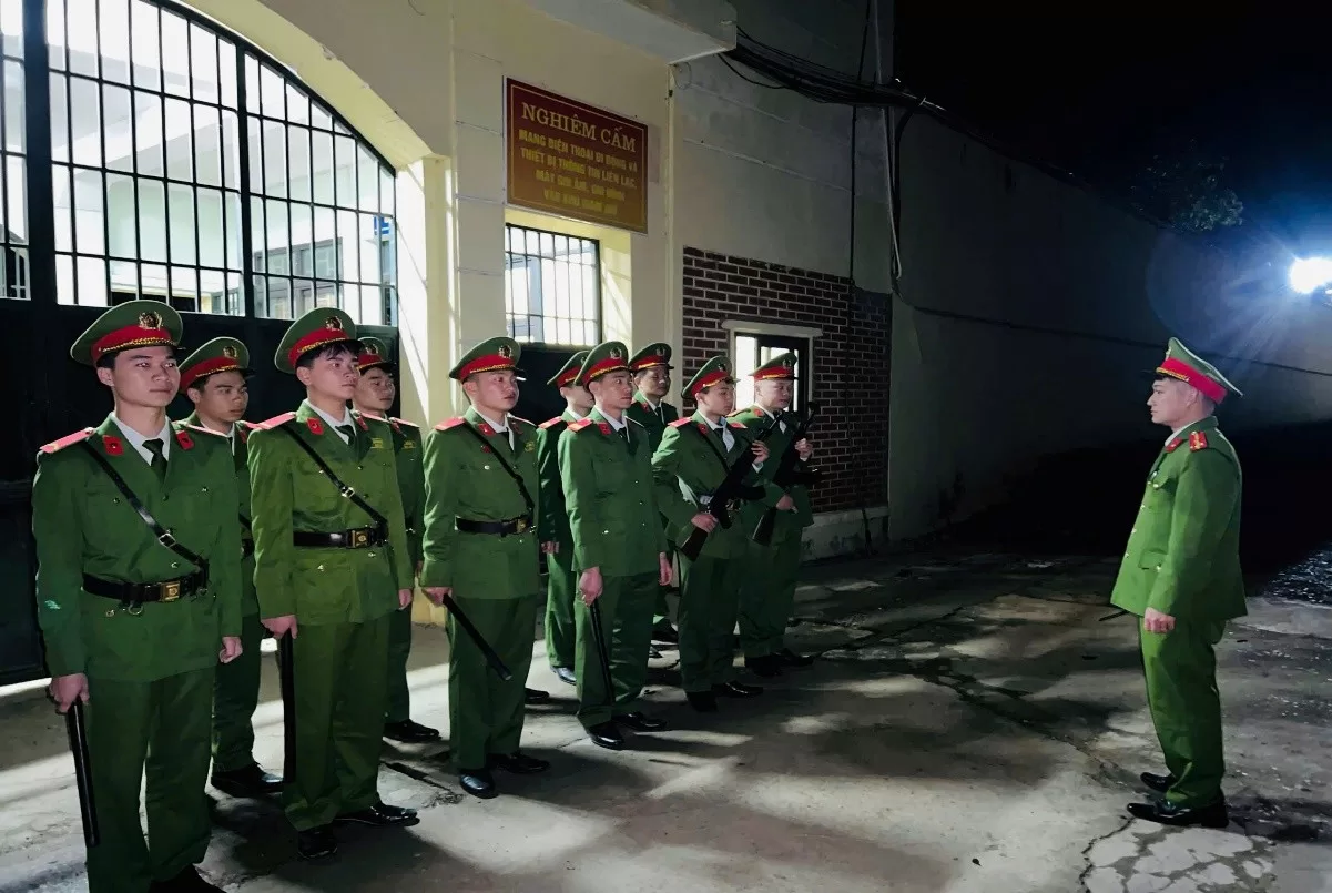 Cán bộ chiên sỹ đội CSBV trong ca trực, đảm bảo an toàn, ANTT tại các mục tiêu.